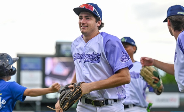 3-2 Victory Sunday Gives Vermont 6-Game Winning Streak